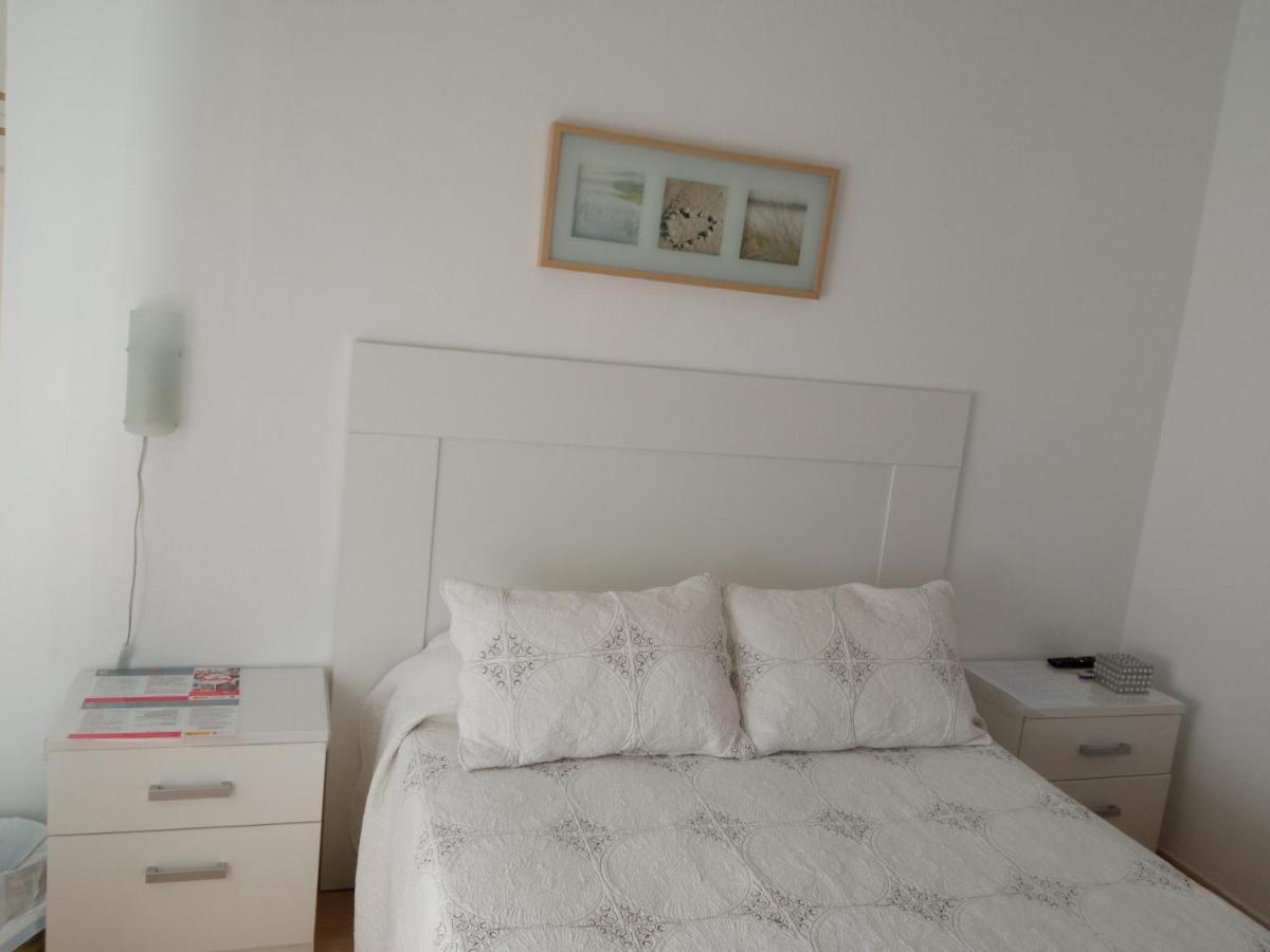 Habitación Individual En Apartamento Compartido Con La Anfitriona Sevilha Exterior foto
