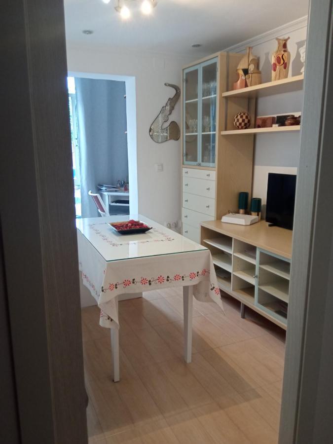 Habitación Individual En Apartamento Compartido Con La Anfitriona Sevilha Exterior foto